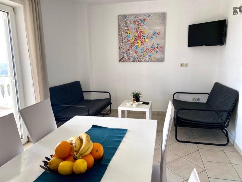 Villa Mihaela - Apartment Ika Cesarica Exterior foto